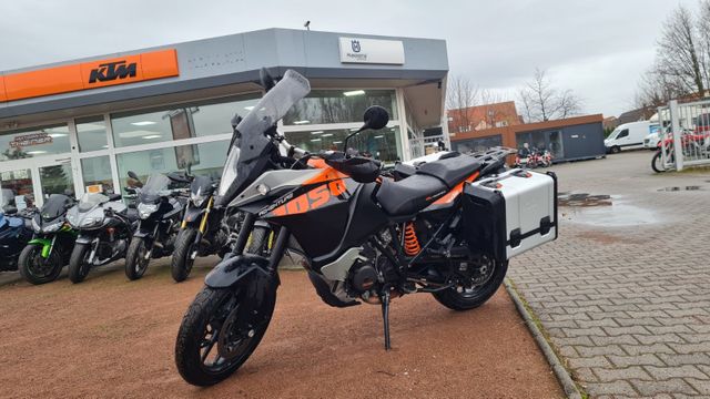 KTM 1050 Adventure 1. Hand