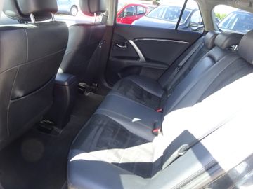 Toyota Avensis - 8