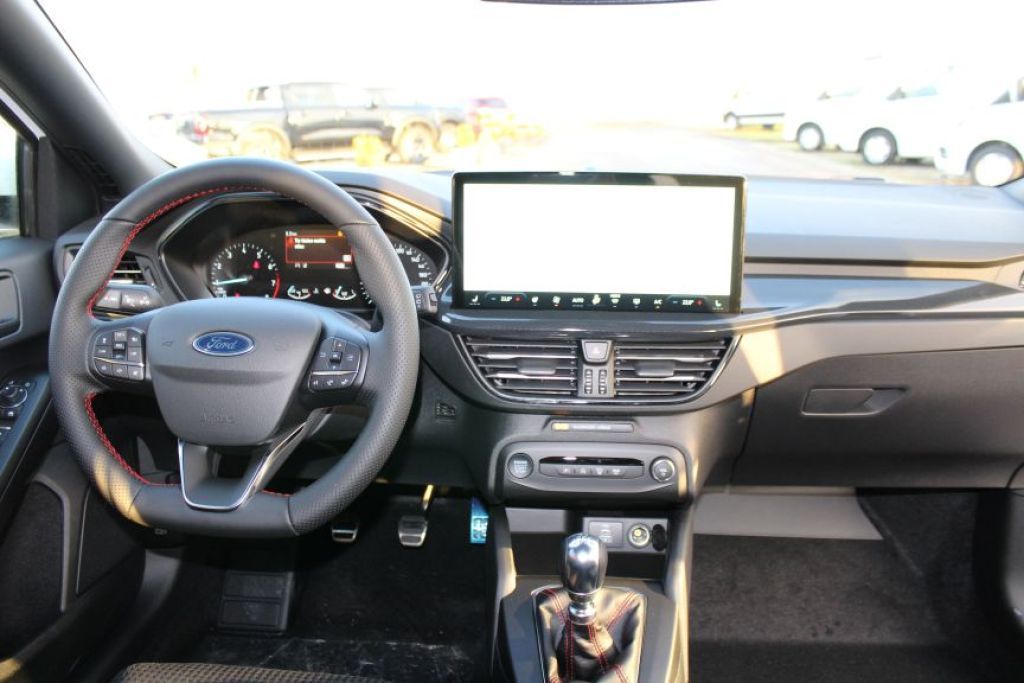 Fahrzeugabbildung Ford Focus Turnier ST-LINE
