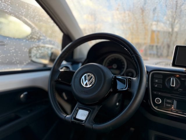 Volkswagen Up! cross*