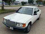 Mercedes-Benz 190D (W201), BJ 1984, H-Kennzeichen - Mercedes-Benz 190 mit Diesel-Antrieb: Automatik