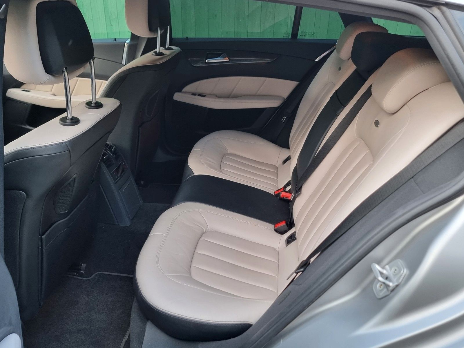 Fahrzeugabbildung Mercedes-Benz CLS 500 SB/Fahrzeug der Weltpremiere 2012