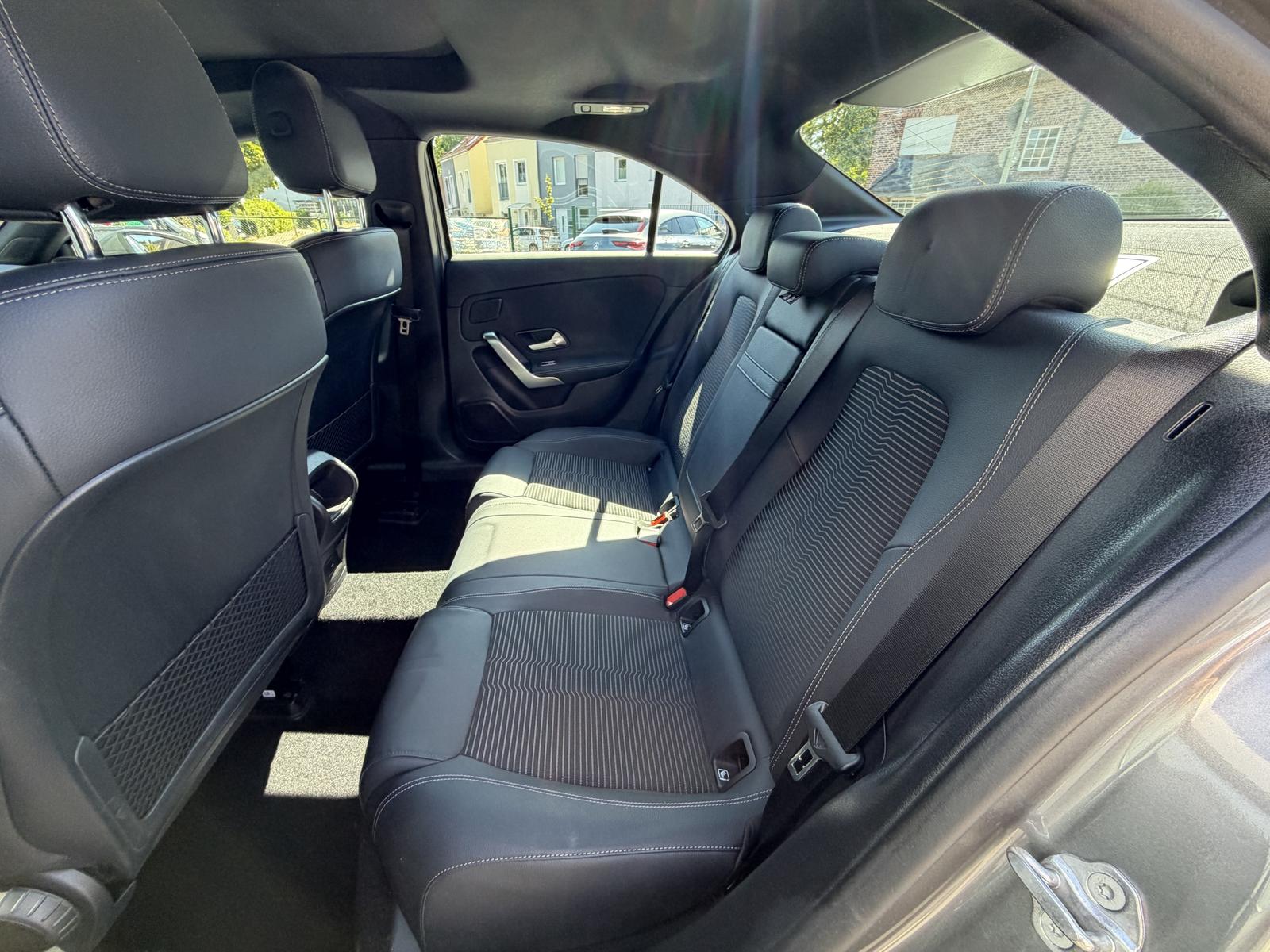 Mercedes-Benz A 250 e 8G-DCT Progressive | Pano | LED | DAB