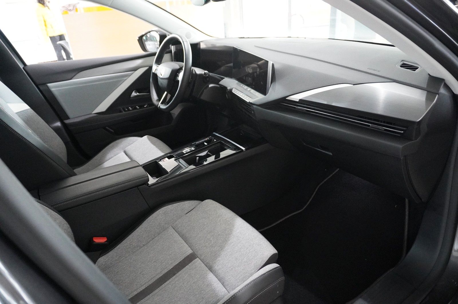 Fahrzeugabbildung Opel Astra L Lim. 1.2T ELEGANCE NAVI/LED/KAMERA/SPORT