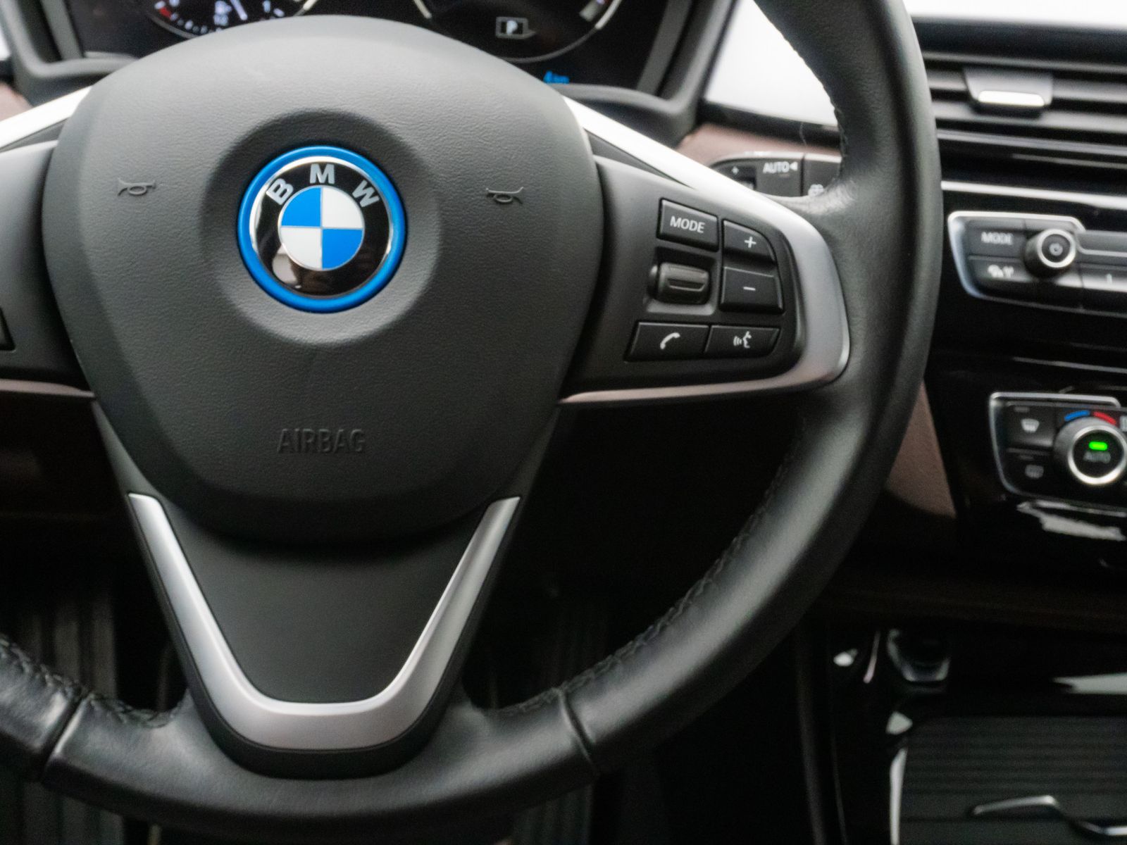 Fahrzeugabbildung BMW X2 xD25e  Advantage DAB Kamera LED Leder 18Zoll