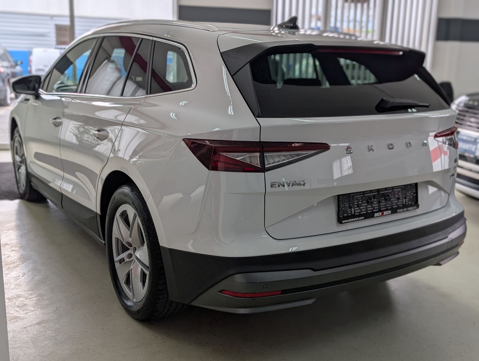 Fahrzeugabbildung SKODA Enyaq iV 80 Loft Convenience Paket+ ACC 82KWh1