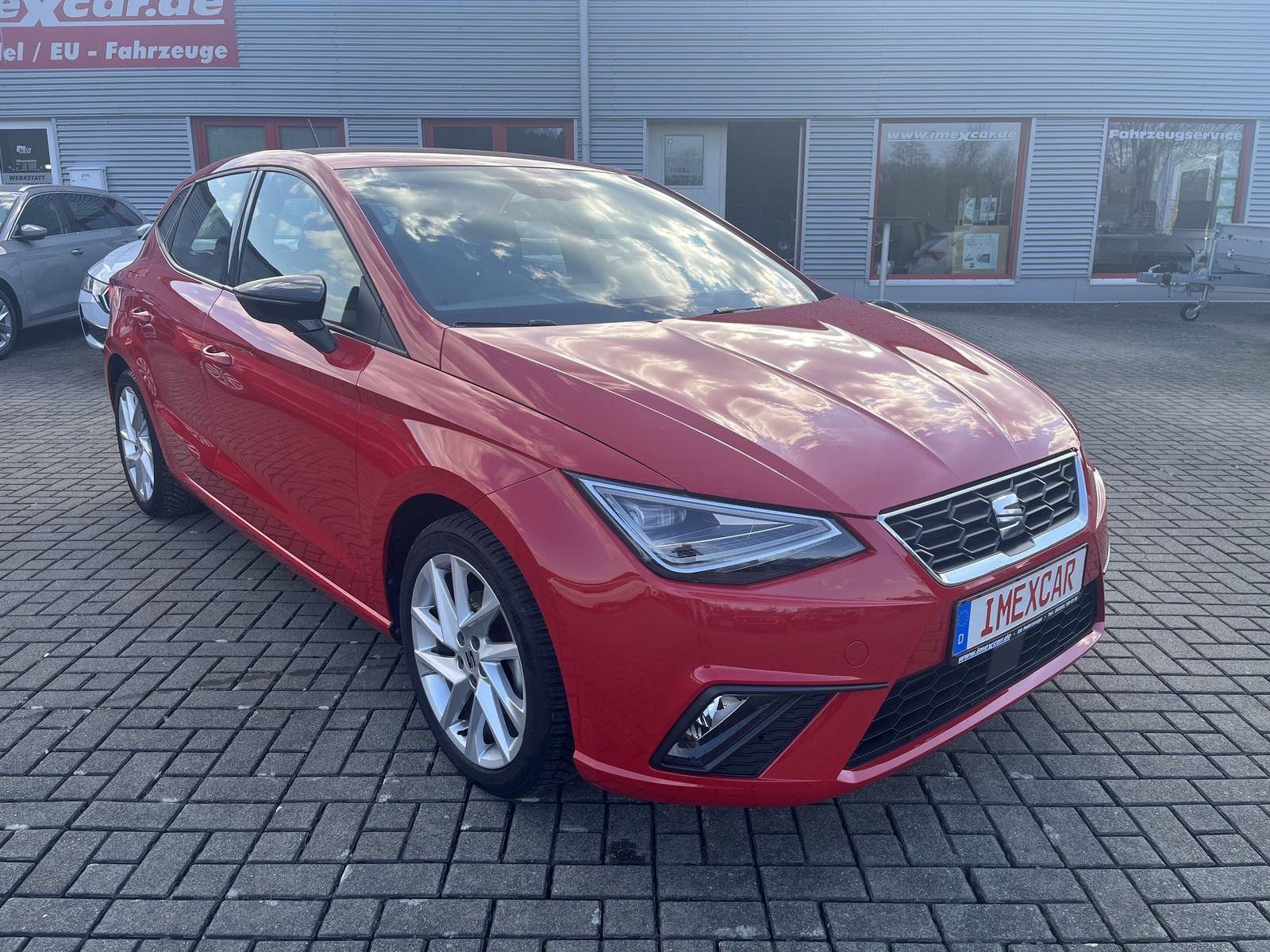 SEAT Ibiza 1,0 TSI FR + Navigation + Voll LED + Alufe