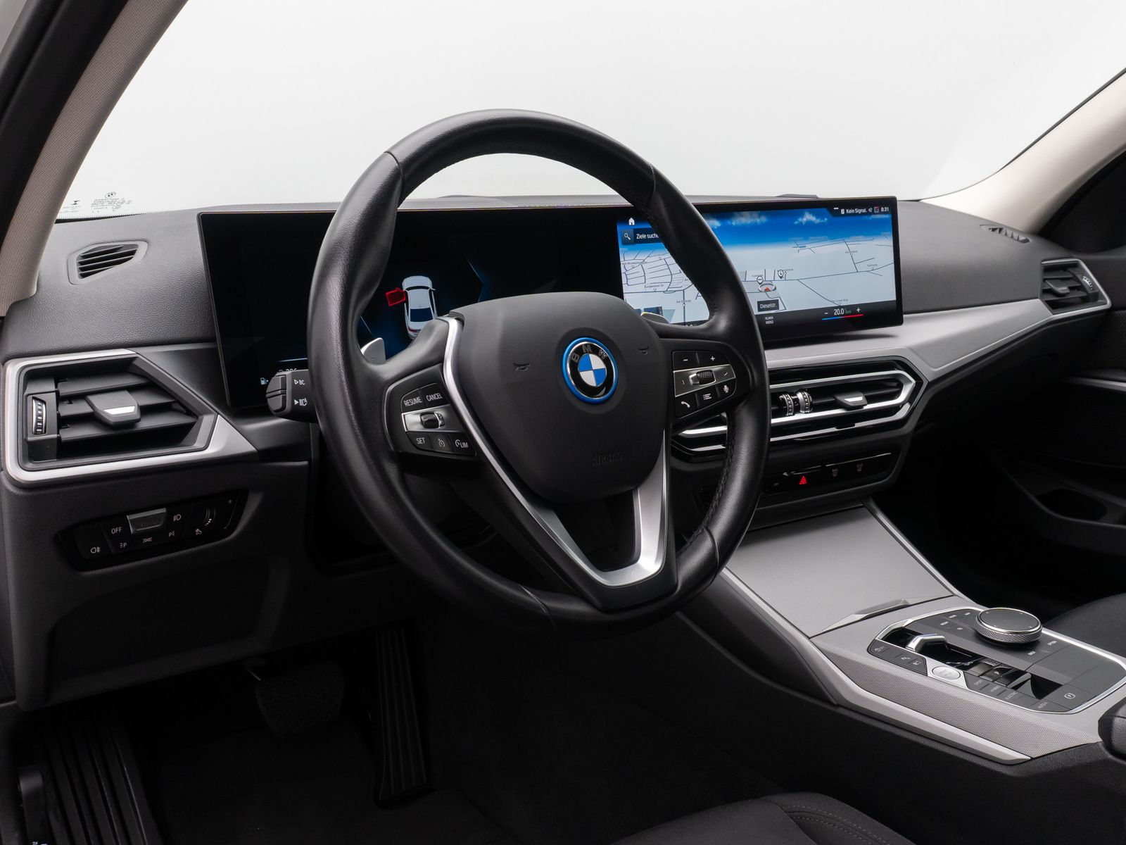 Fahrzeugabbildung BMW 330e GeschwindigReg PDC CockpitPlus DAB Sport