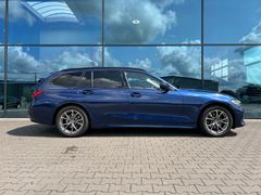 Fahrzeugabbildung BMW 320d SportLine Autom. LED AHK Navi HUD Pano 17"