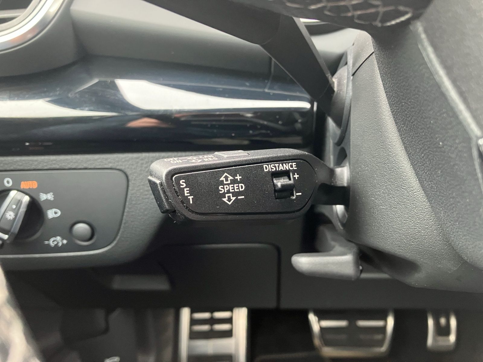 Fahrzeugabbildung Audi Q5 40 TDI advanced quattro Matrix AHK Navi AVC A