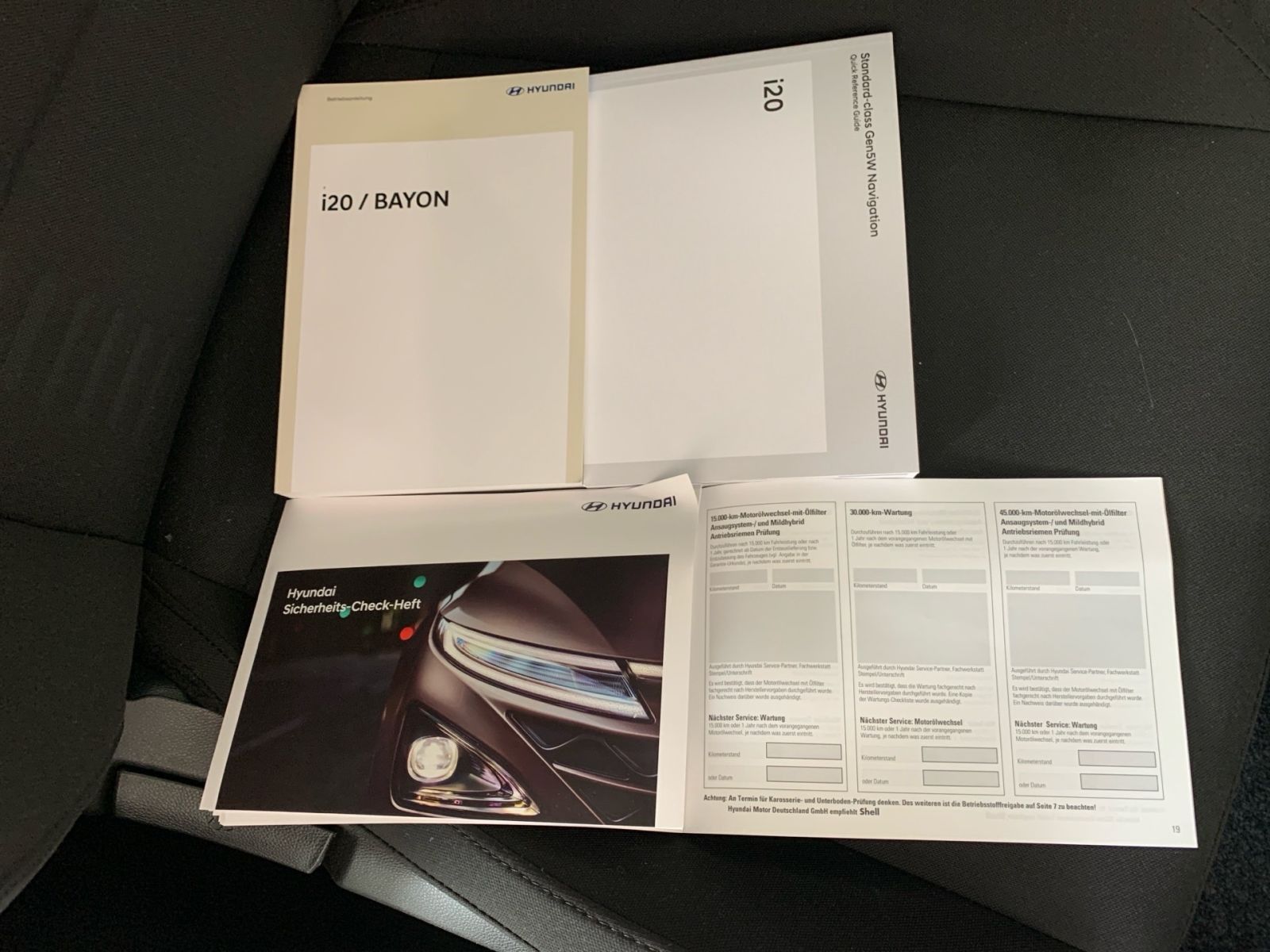 Fahrzeugabbildung Hyundai BAYON 1.0 T-GDI 7-DCT Trend Navi LED Komfort