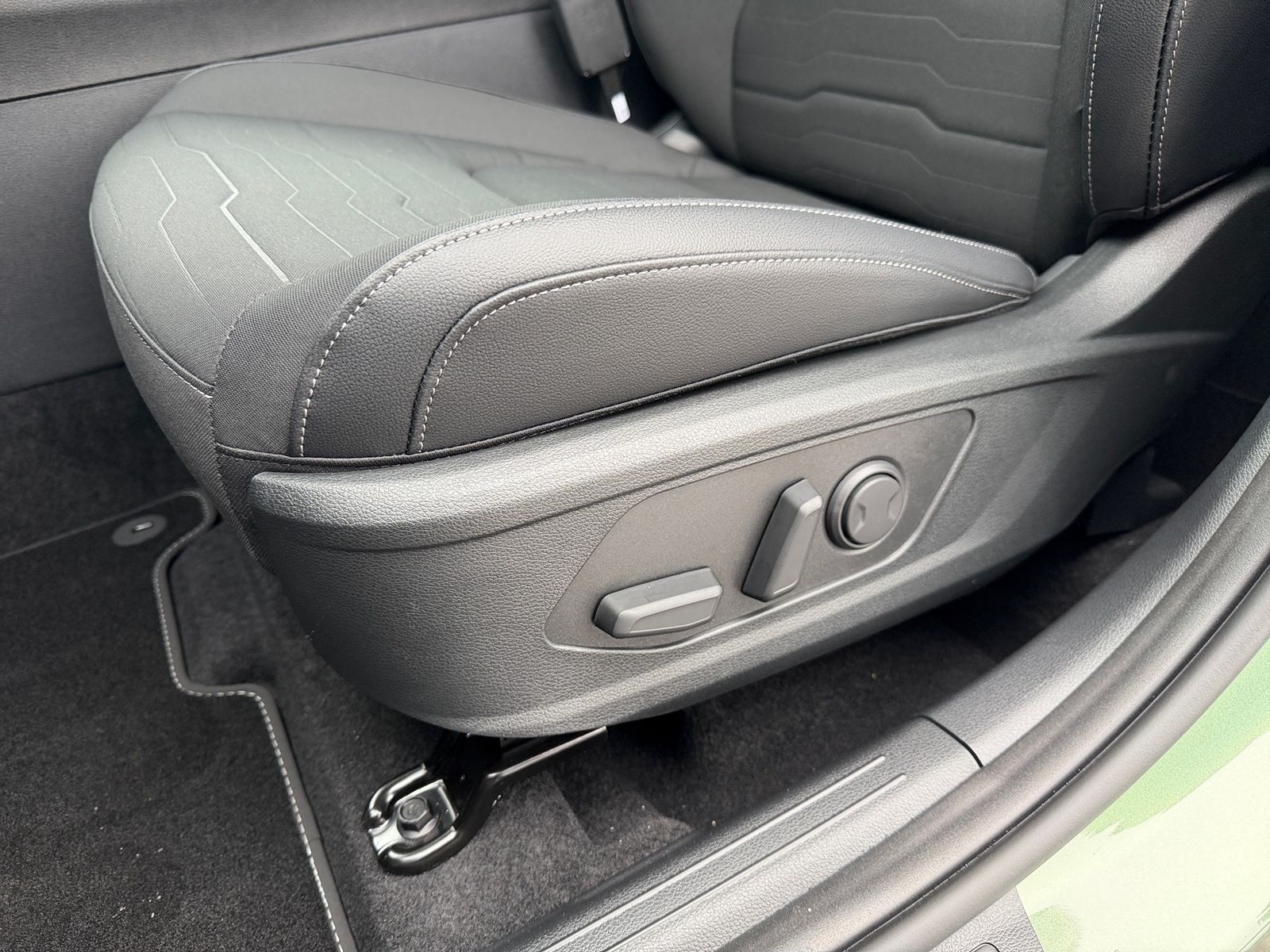 Fahrzeugabbildung Kia SPORTAGE 1.6T 2WD DCT Vision KOM Facelift