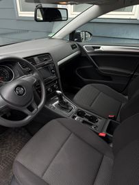 Volkswagen Golf - 9