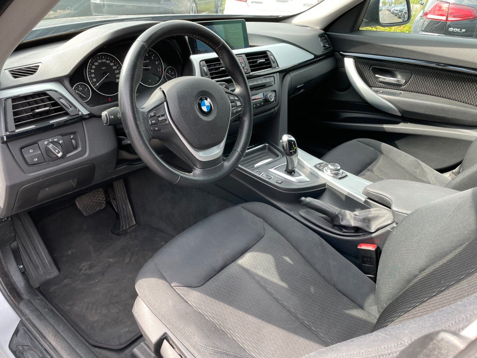 Fahrzeugabbildung BMW 320i Gran Turismo Aut. Navi Xenon 19"M LMR SPORT
