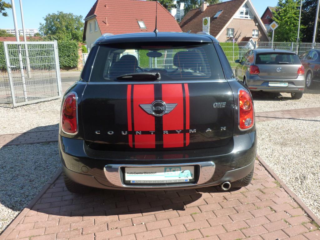 MINI One Countryman