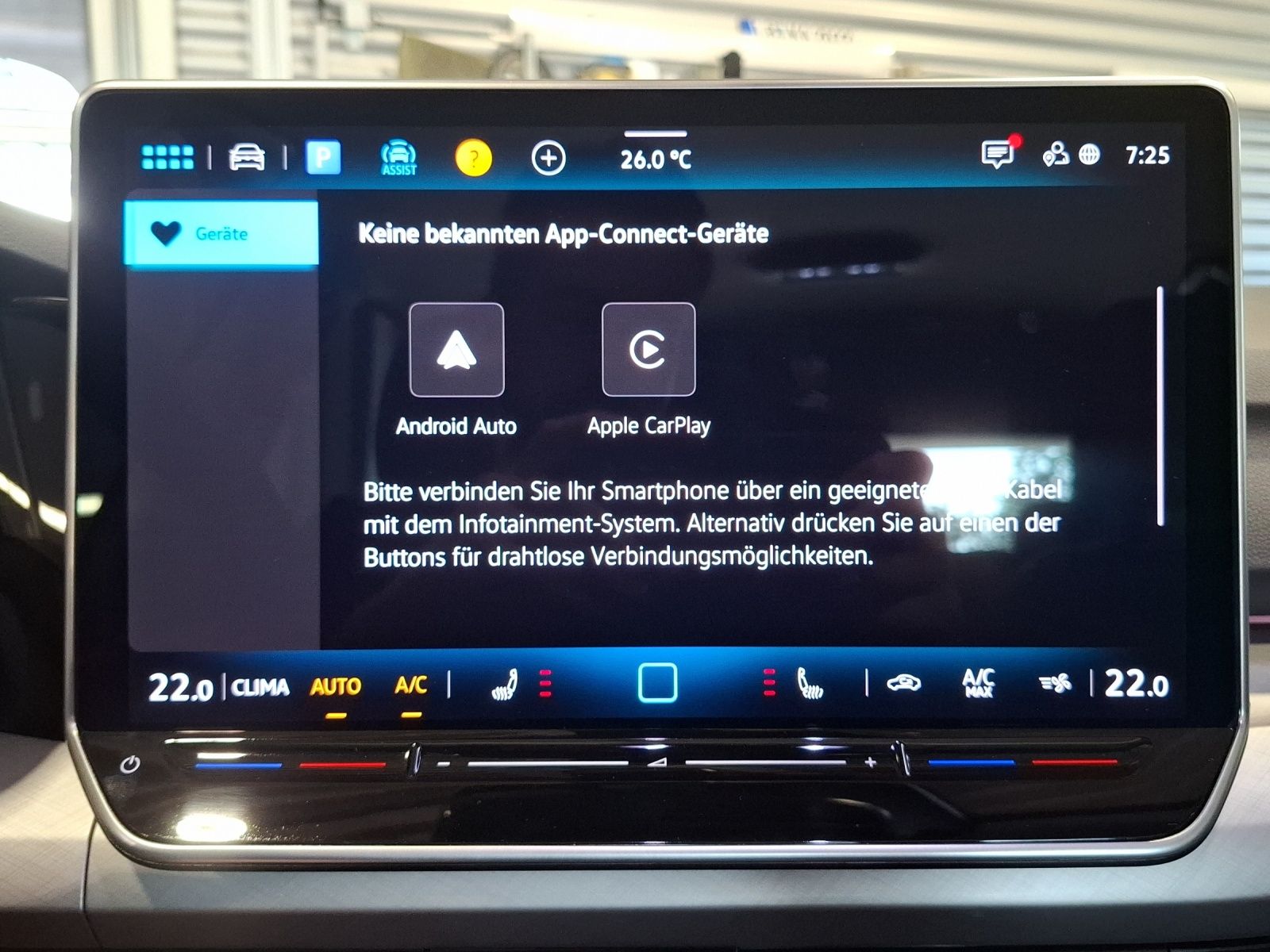 Fahrzeugabbildung Volkswagen Golf VIII TSI Life LED Navi AID ACC RFK HUD SHZ