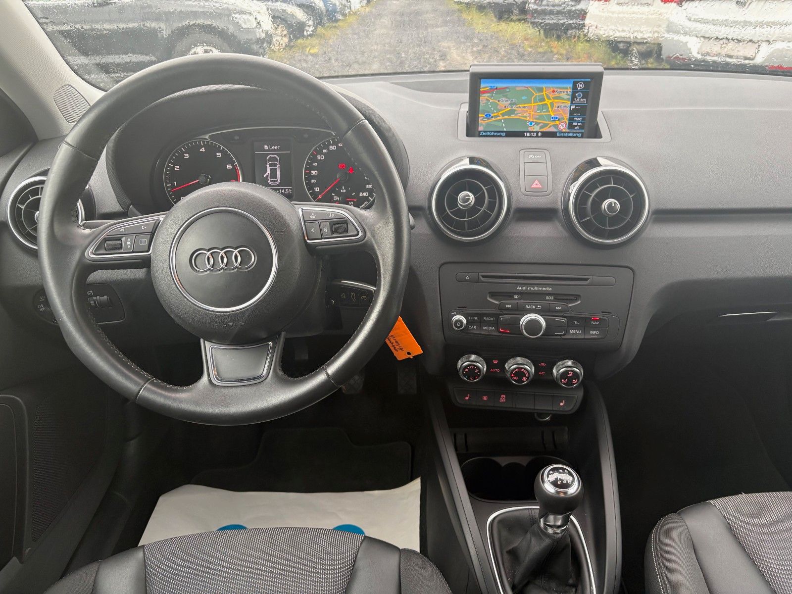 Fahrzeugabbildung Audi A1 1.4 TSI SPBK S LINE edition Navi Xenon SPORTP