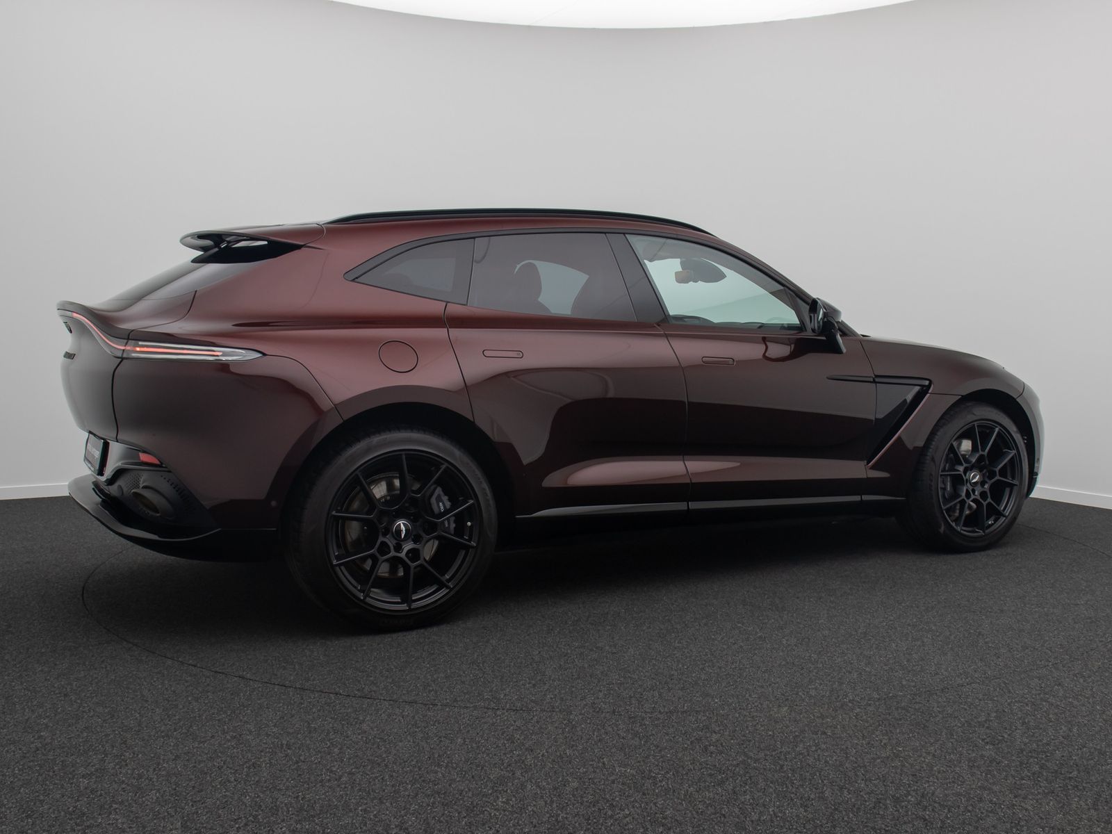 Fahrzeugabbildung Aston Martin DBX 4.0 V8 Individual Carbon Elegance Mega-Voll