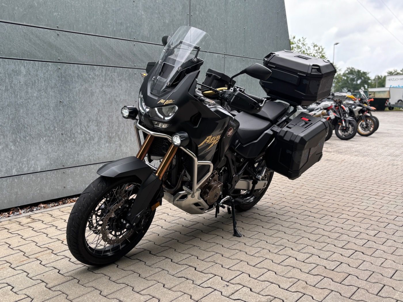 Fahrzeugabbildung Honda CRF 1100 Africa Twin Adventure Sports ES Koffer,