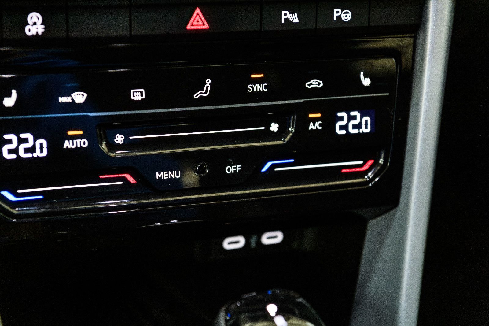 Fahrzeugabbildung Volkswagen T-Roc Goal+LED+AHK+GJR+NAVI+SHZ+AHK+ACC+