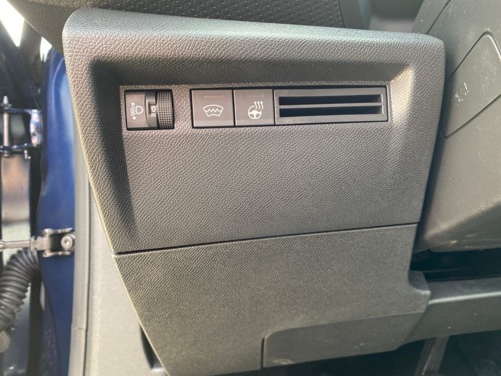 Fahrzeugabbildung Citroën C4 Hybrid 145 Automatik MAX *Winter-Pak*Alcantar