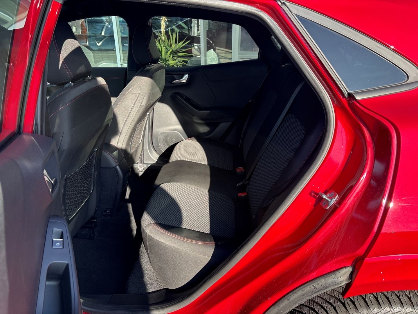 Fahrzeugabbildung Ford Puma ST-Line Navi LED DAB SHZ LenkradHZG Keyless