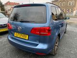 Volkswagen Touran 7-Sitzer*Klimaaut.,Sitzhzg.,Temp., Nr.72 - : Allradantrieb, Van