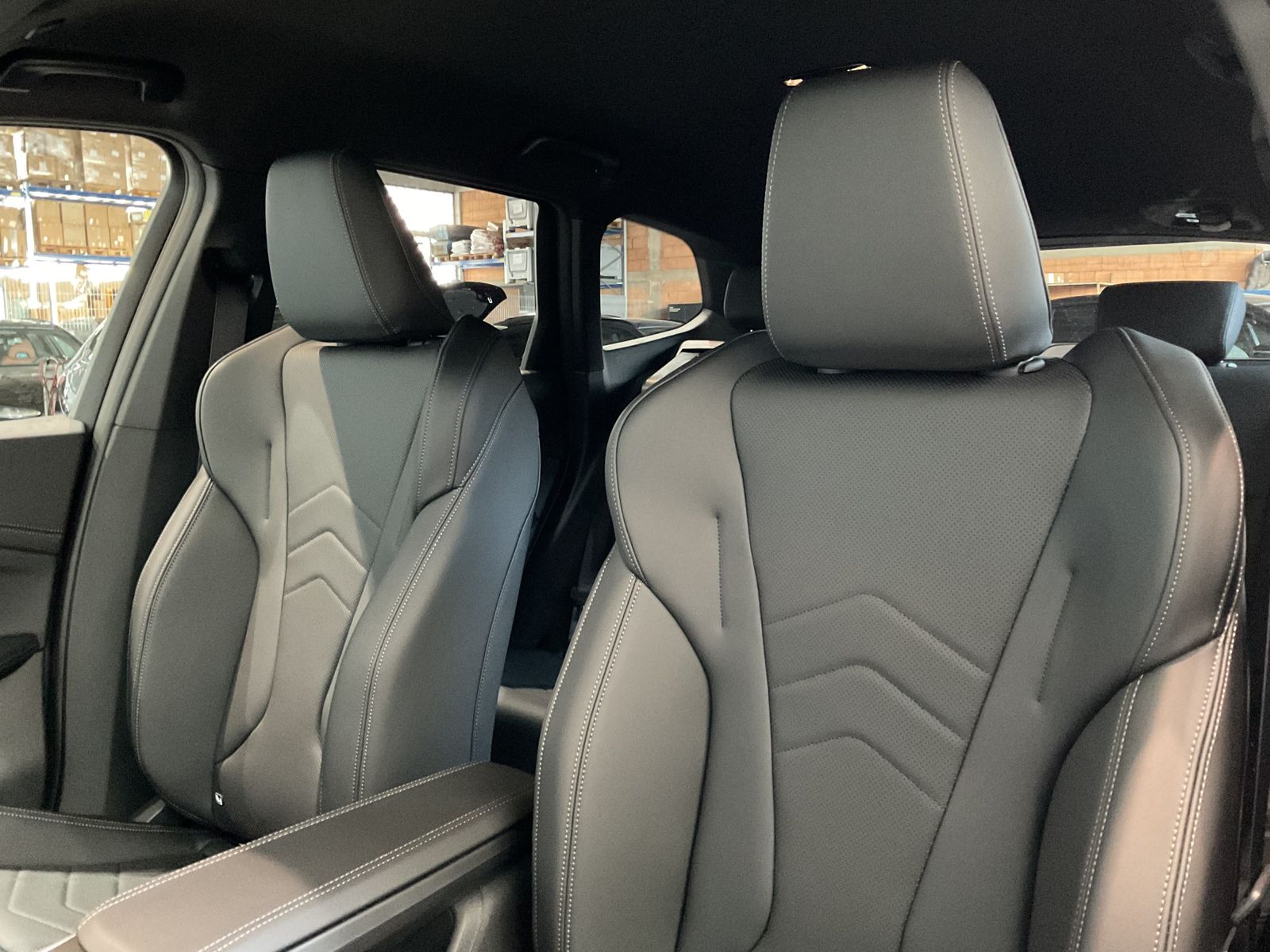 Fahrzeugabbildung BMW iX1 xDrive20 Hifi harman/kardon | Lenkradhzg. |