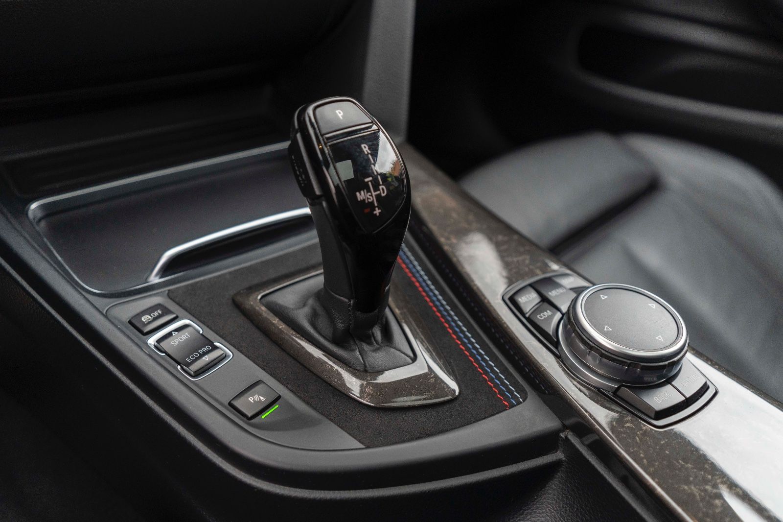 Fahrzeugabbildung BMW 440I M-Performance HUD H&K LED CARPLAY KAM REMUS