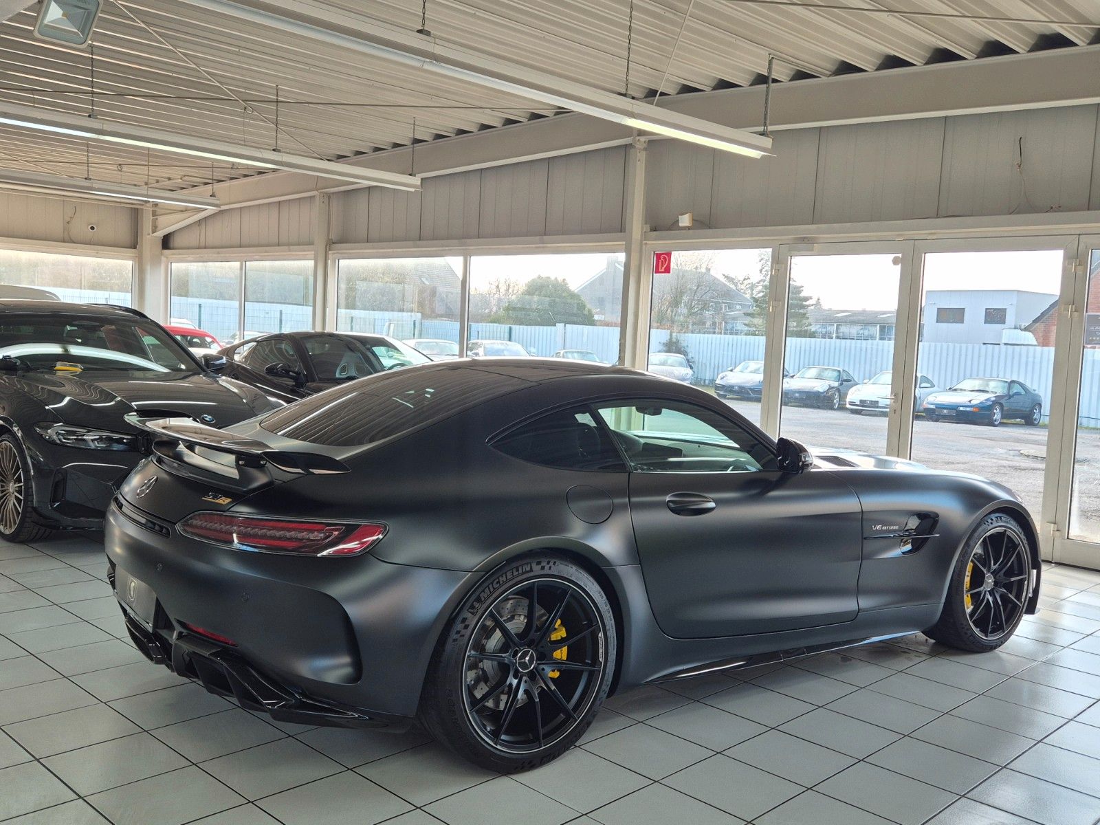 Fahrzeugabbildung Mercedes-Benz AMG GT R Designo Magno/Carbon/Burmester/1A