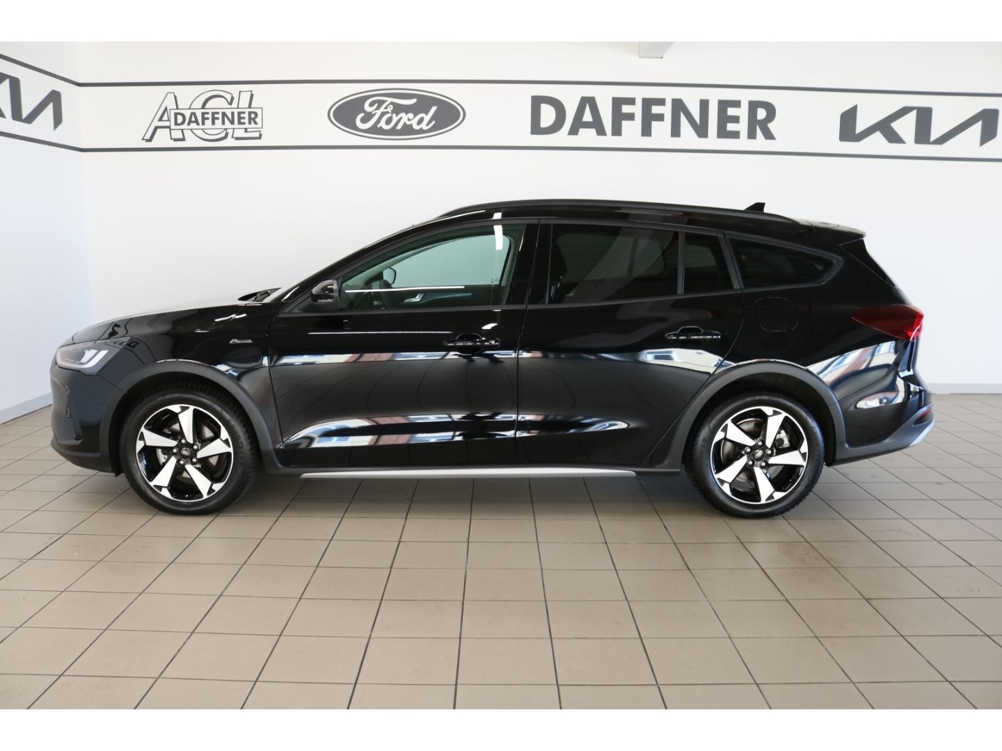 Fahrzeugabbildung Ford Focus Active X  LED Kamera VerkehrszeichenERK