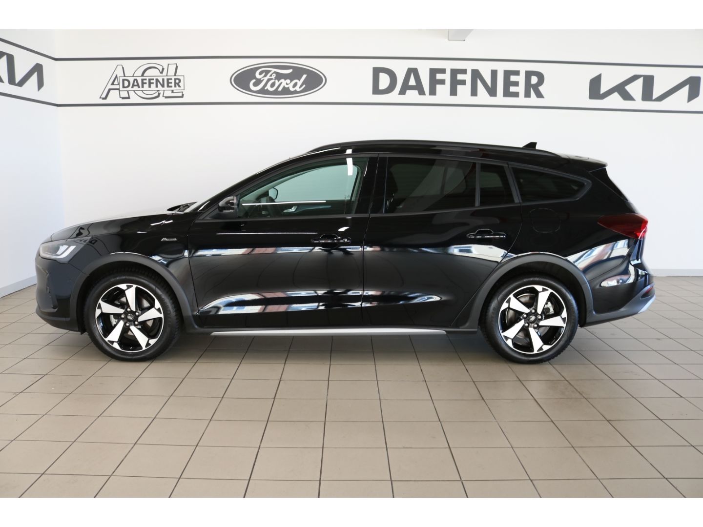 Fahrzeugabbildung Ford Focus Turnier Active X 1.0 EcoBoost Mild-Hybrid