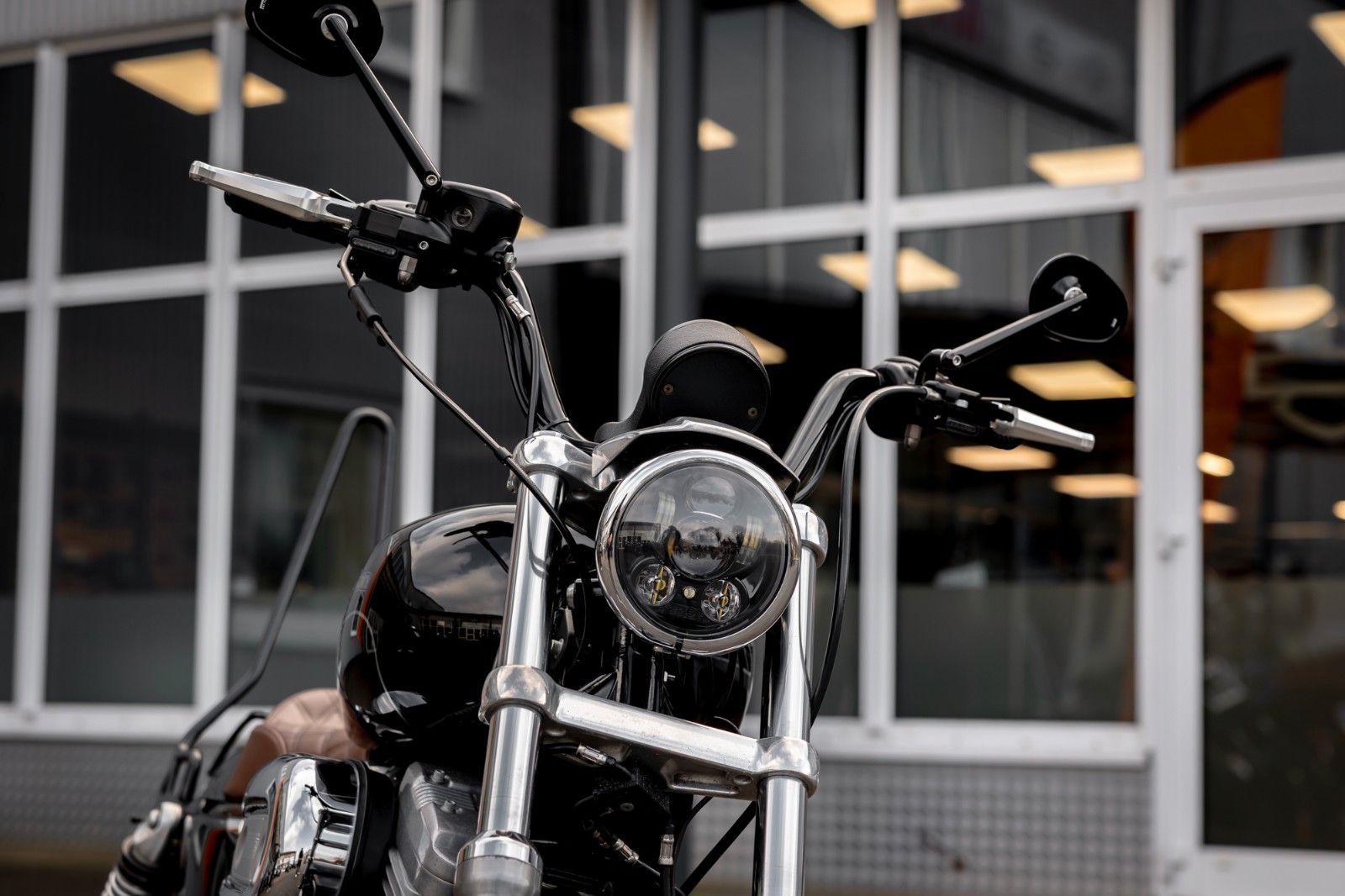 Fahrzeugabbildung Harley-Davidson XL883L SUPERLOW SPORTSTER - MILLER ABGASANLAGE