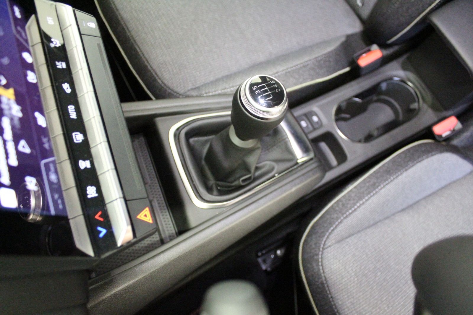 Fahrzeugabbildung Renault Captur TCe 115 KISS Sondermodell *Winter-Pak*Nav