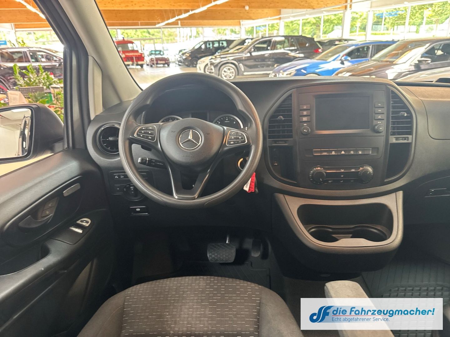 Fahrzeugabbildung Mercedes-Benz Vito Mixto 114 CDI 4x4 kompakt Navi Digitales Co