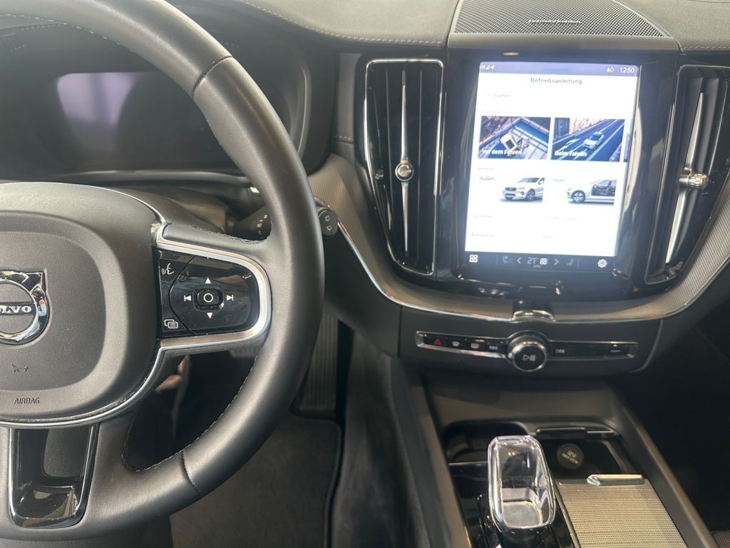 VOLVO XC60 T8 AWD Recharge Polestar Engineered VOLVO XC60 T8 AWD Recharge Polestar Engineered