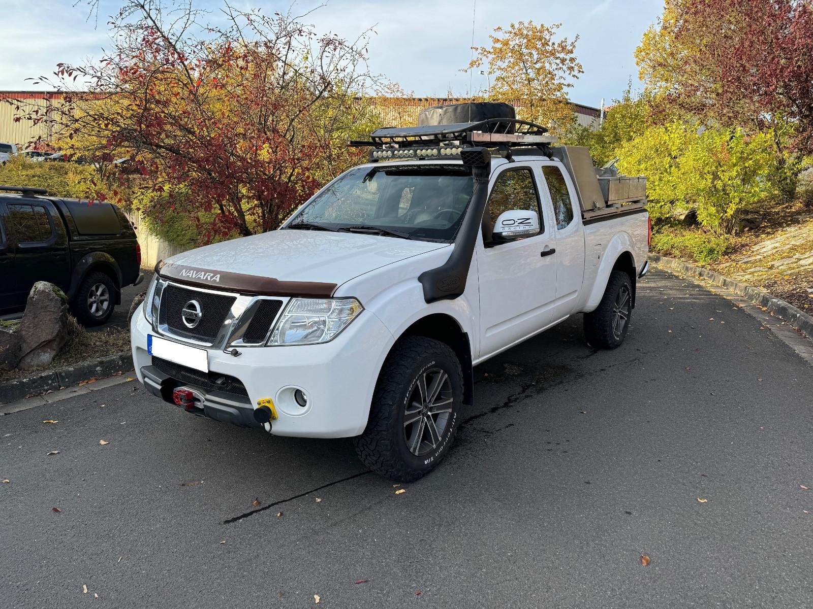 Nissan Navara Pickup King Cab SE 4X4 / SONDERUMBAU