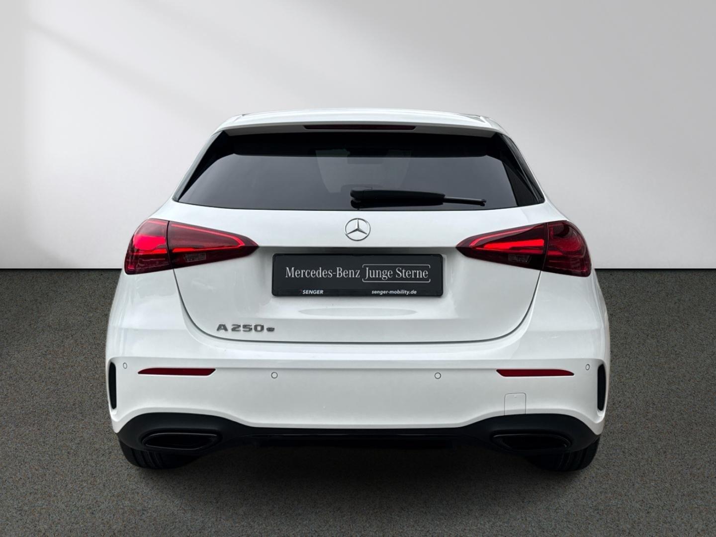 Mercedes-Benz A 250 e AMG Advanced Plus Ambiente Kamera AHK