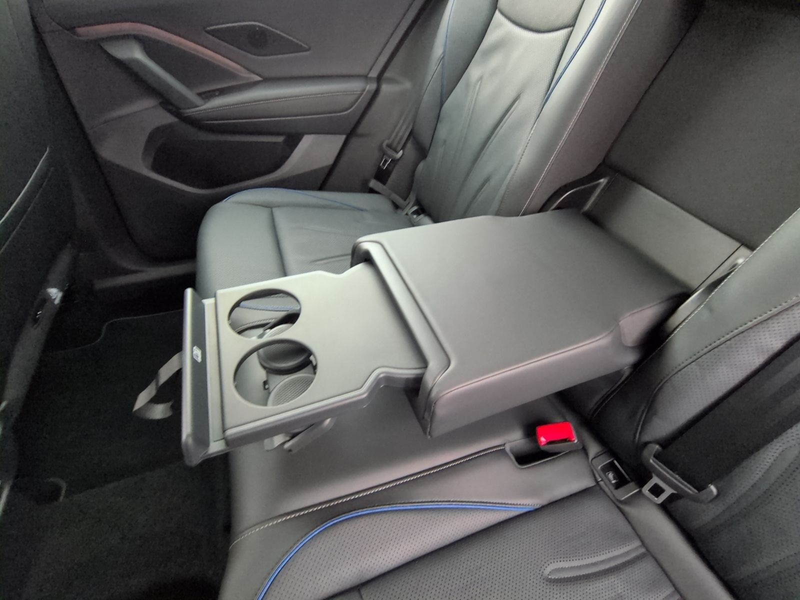 Tiguan 2.0 TDI DSG R-Line KAMERA+LEDER+AHK