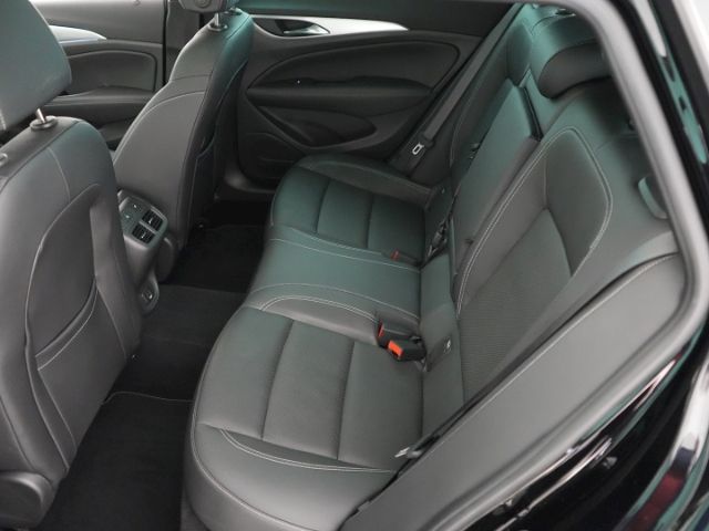 Insignia B ST GSi 4X4 AT+AHK+NAVI+SCHIEBEDACH+SI