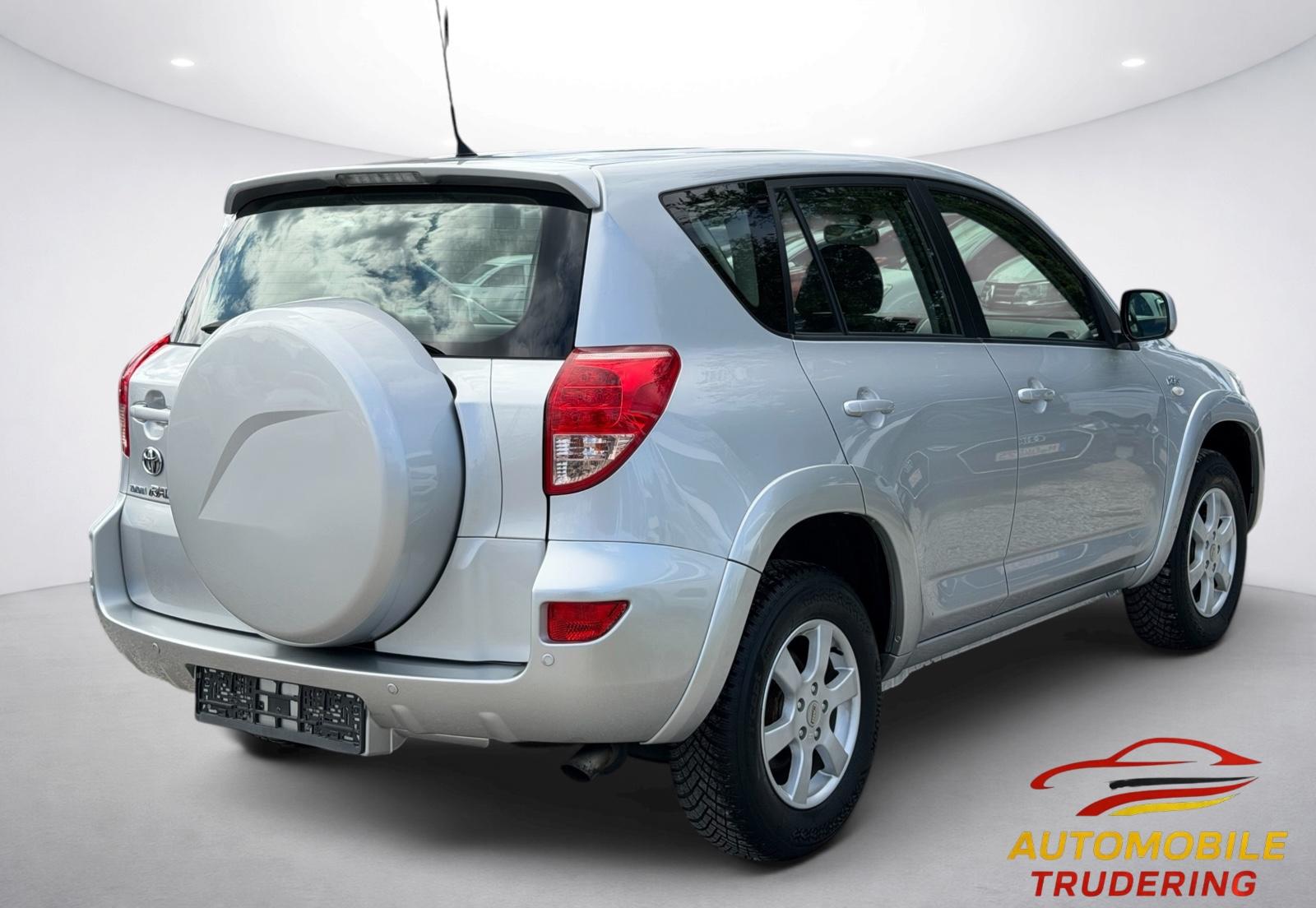 TOYOTA RAV4 - 177 CV -  BVM - VOLANT EN CUIR