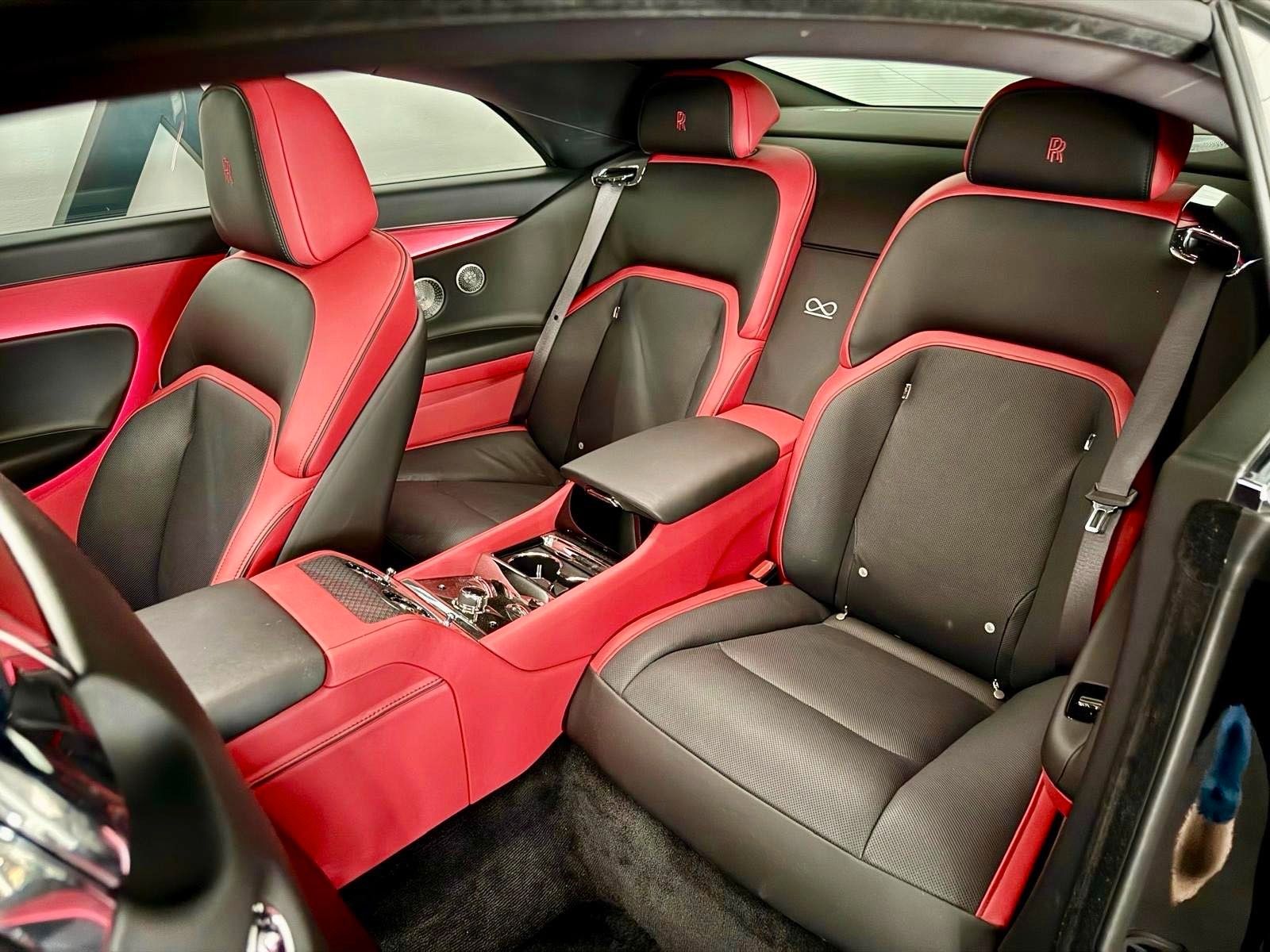 Rolls-Royce Spectre - Black Badge Spectre foto 16