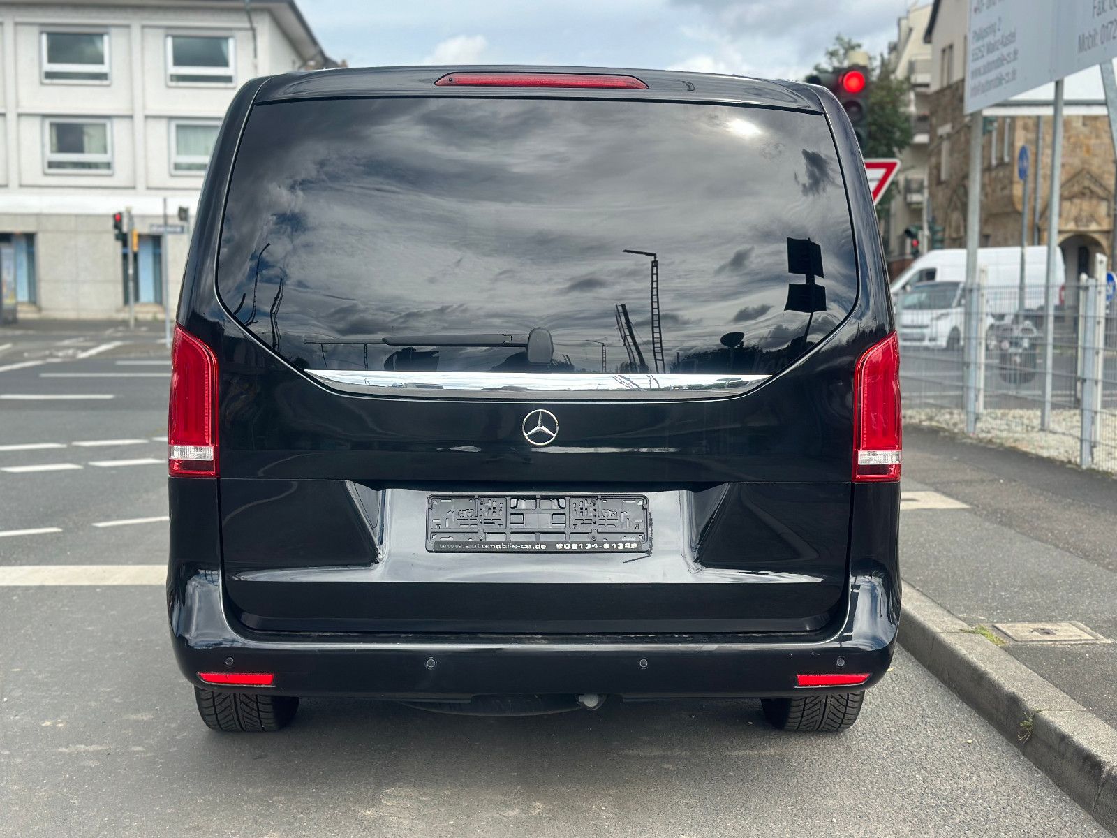 Fahrzeugabbildung Mercedes-Benz V 250d 4MATIC AVANTGARDE*AHK+EXTRA LANG