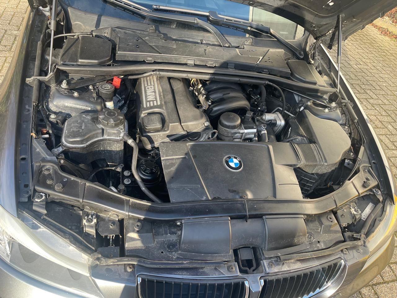 BMW 318 2007 — photo 8