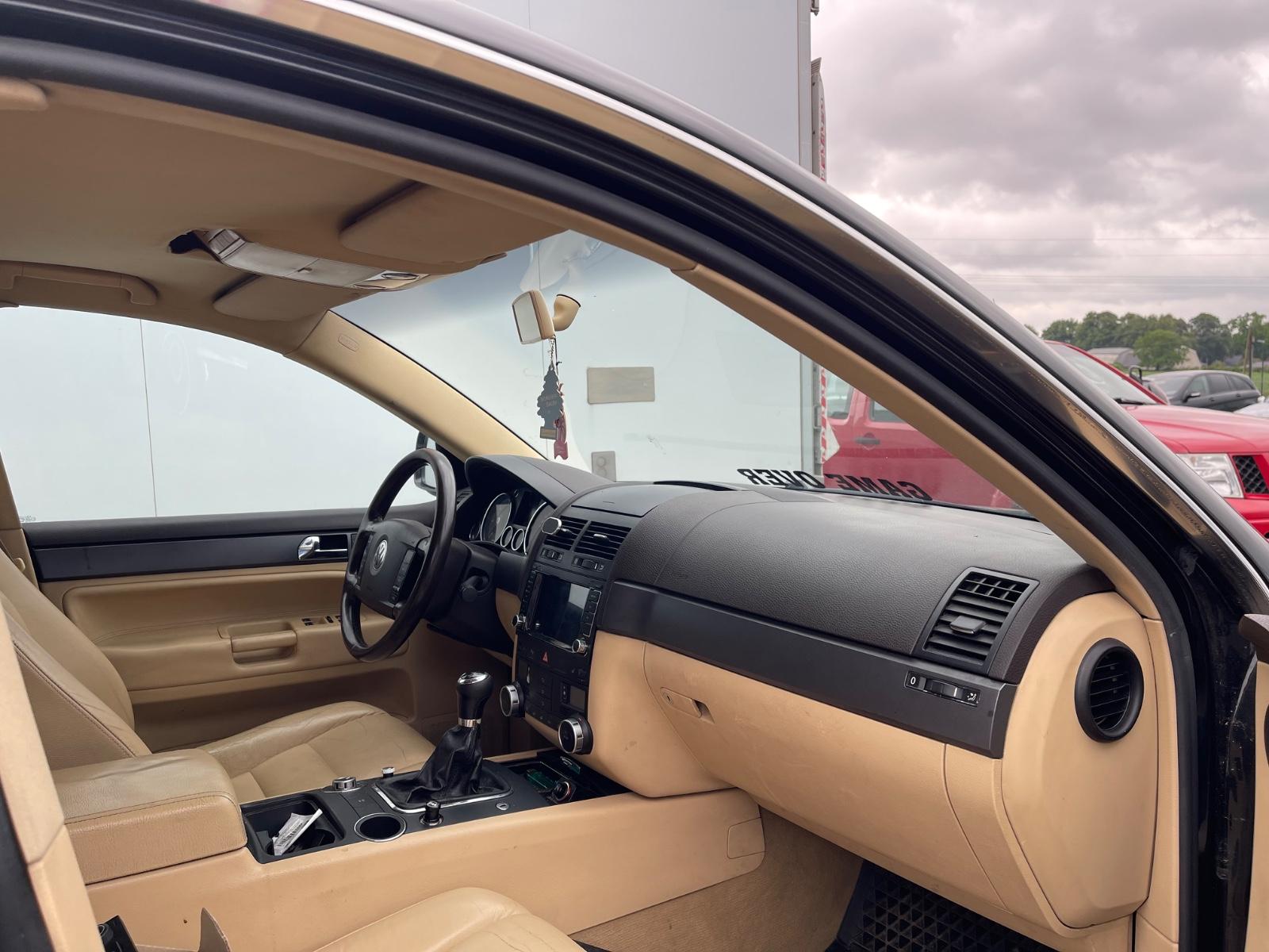 Volkswagen Touareg 2004 — photo 7