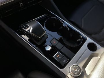 Volkswagen Touareg - 11
