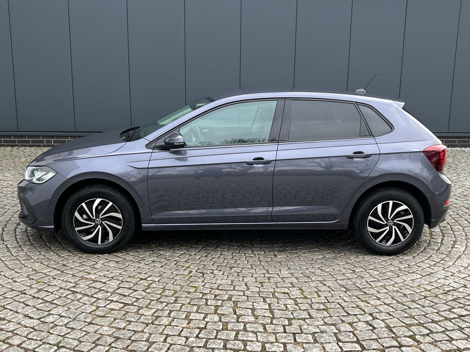 Fahrzeugabbildung Volkswagen Polo Life 1.0 TSI DSG *LED, Klima, App-Connect,
