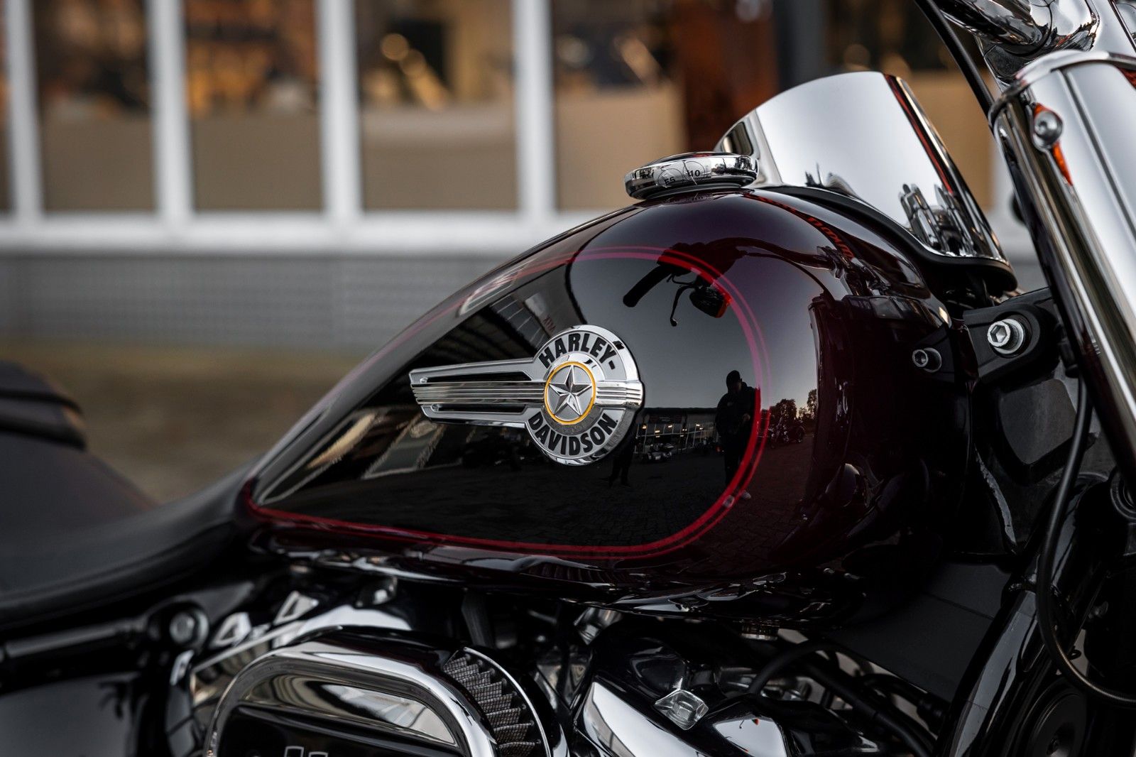 Fahrzeugabbildung Harley-Davidson FLFBS FAT BOY 114 -SOFTAIL-Midnight Crimson