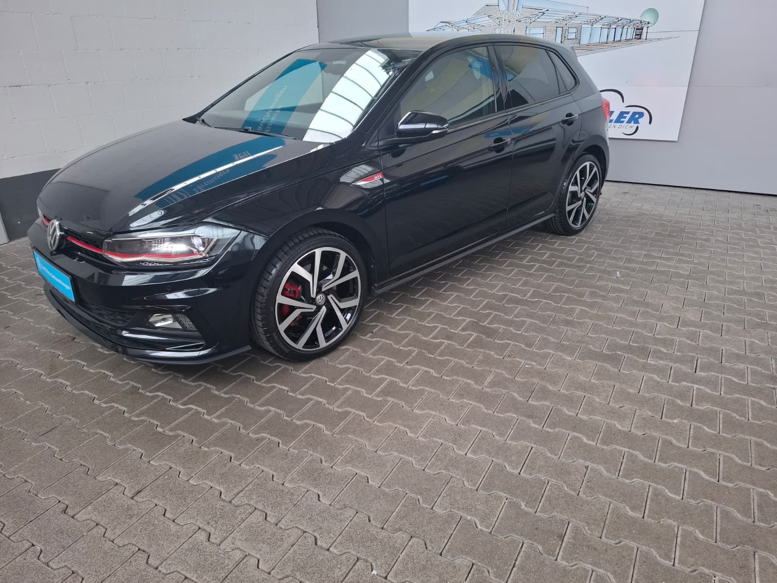 Fahrzeugabbildung Volkswagen Polo GTI 2,0 TSI DSG +Navi+ Licht & Sicht+Kamera