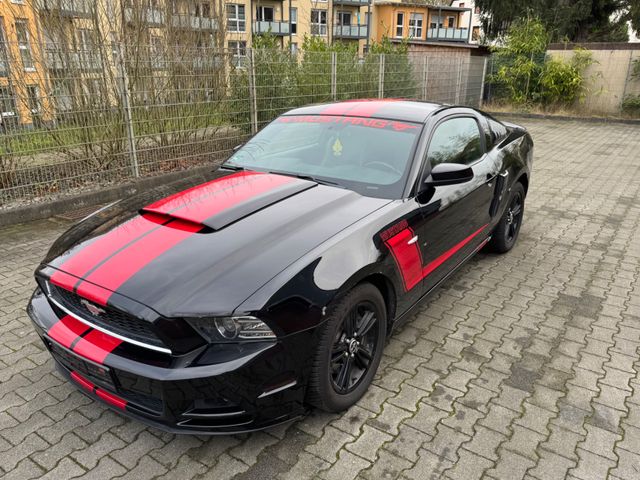 Ford Mustang Spezial  3.7 erst 63.000 Km -